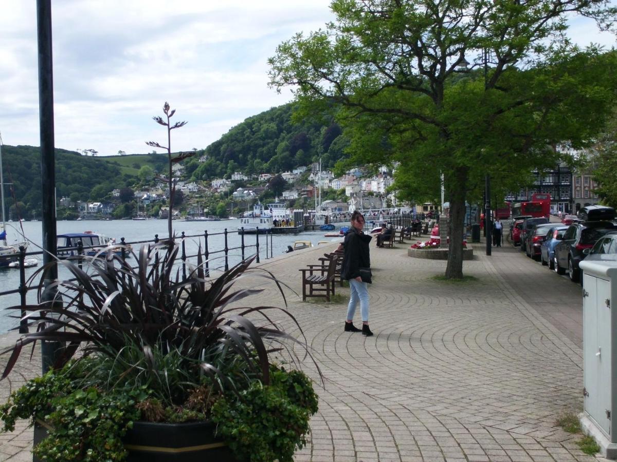 Bumblebee Villa Dartmouth Exterior photo